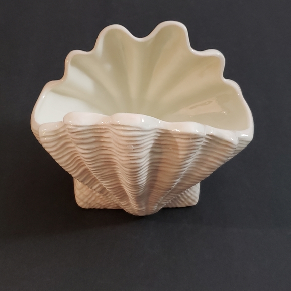 Clam Shell Ceramic Planter